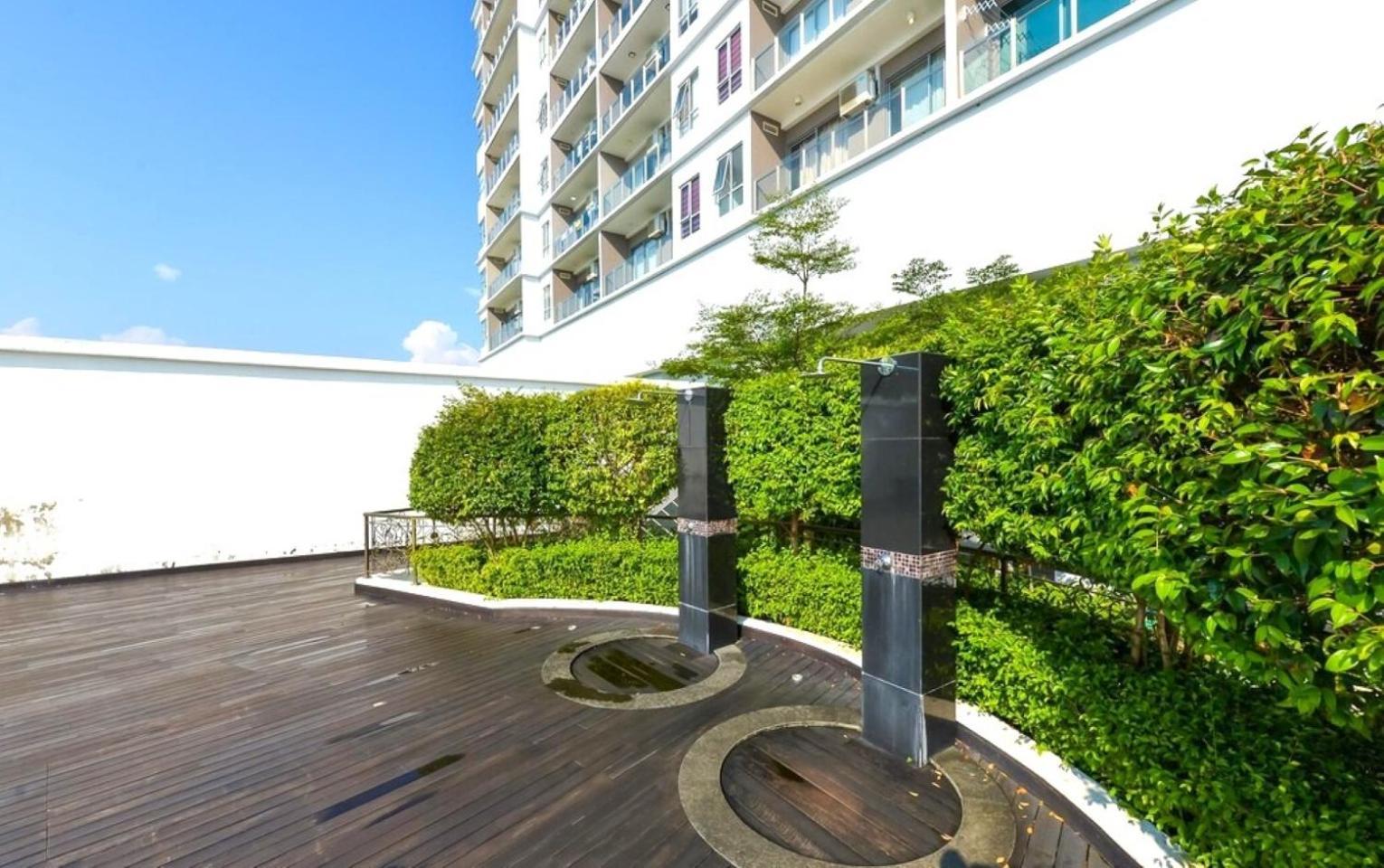Silverscape Seaview Apartment *
