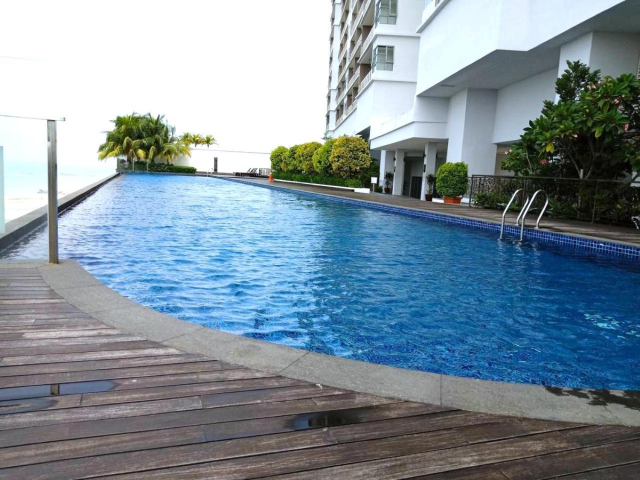Silverscape Seaview Apartment *