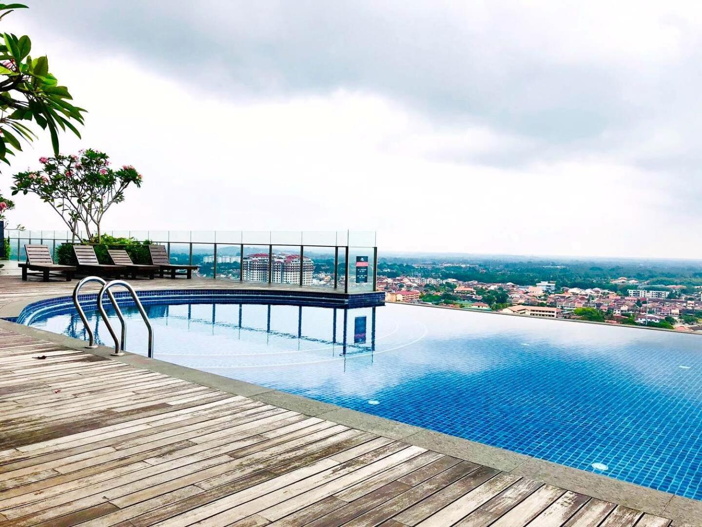 Silverscape Seaview Apartment